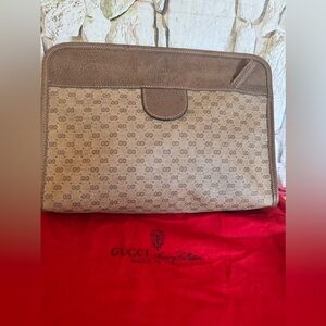 Gucci Wristlet Clutch W/Dustbag